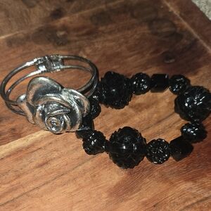Elegant Silver and Black Rose Bracelet Set
